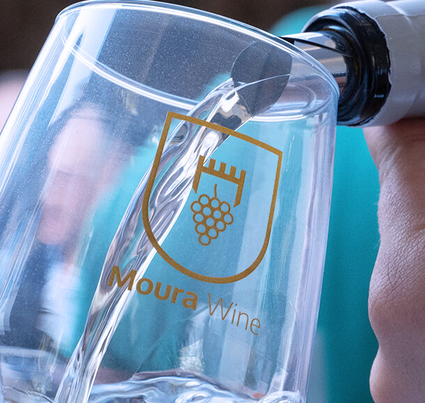 Moura Wine