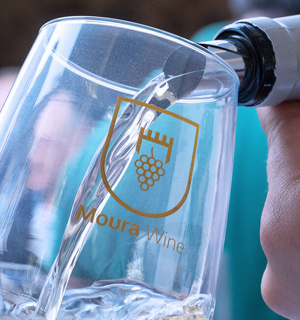 Moura Wine